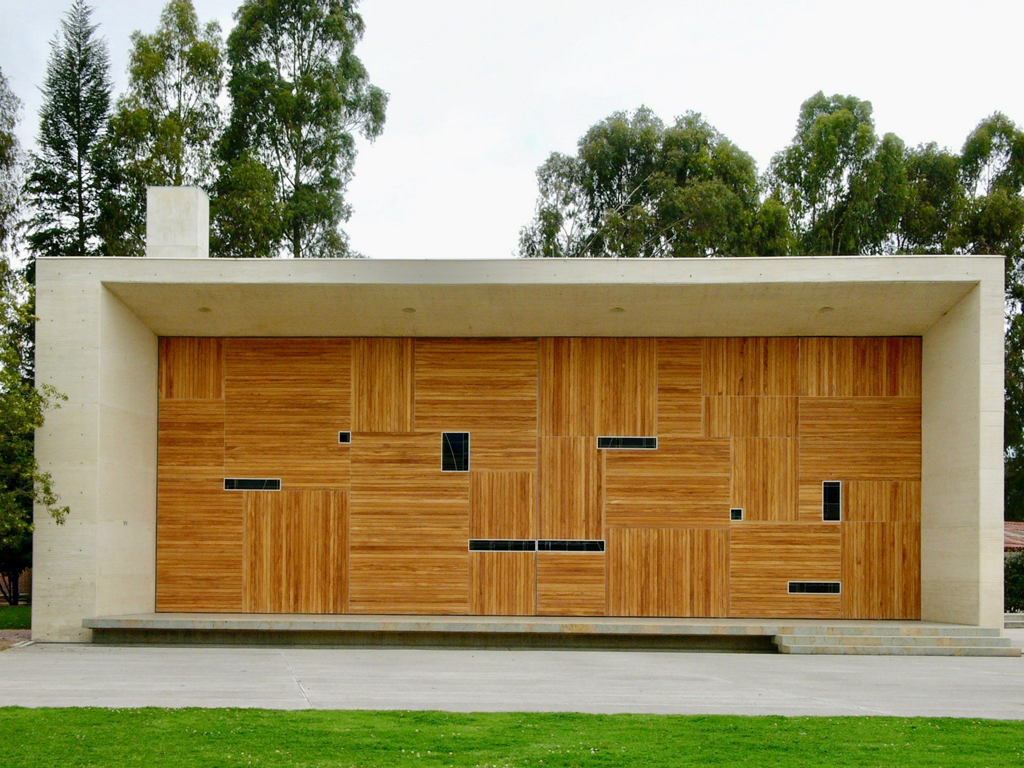  Front view wih wall closed 