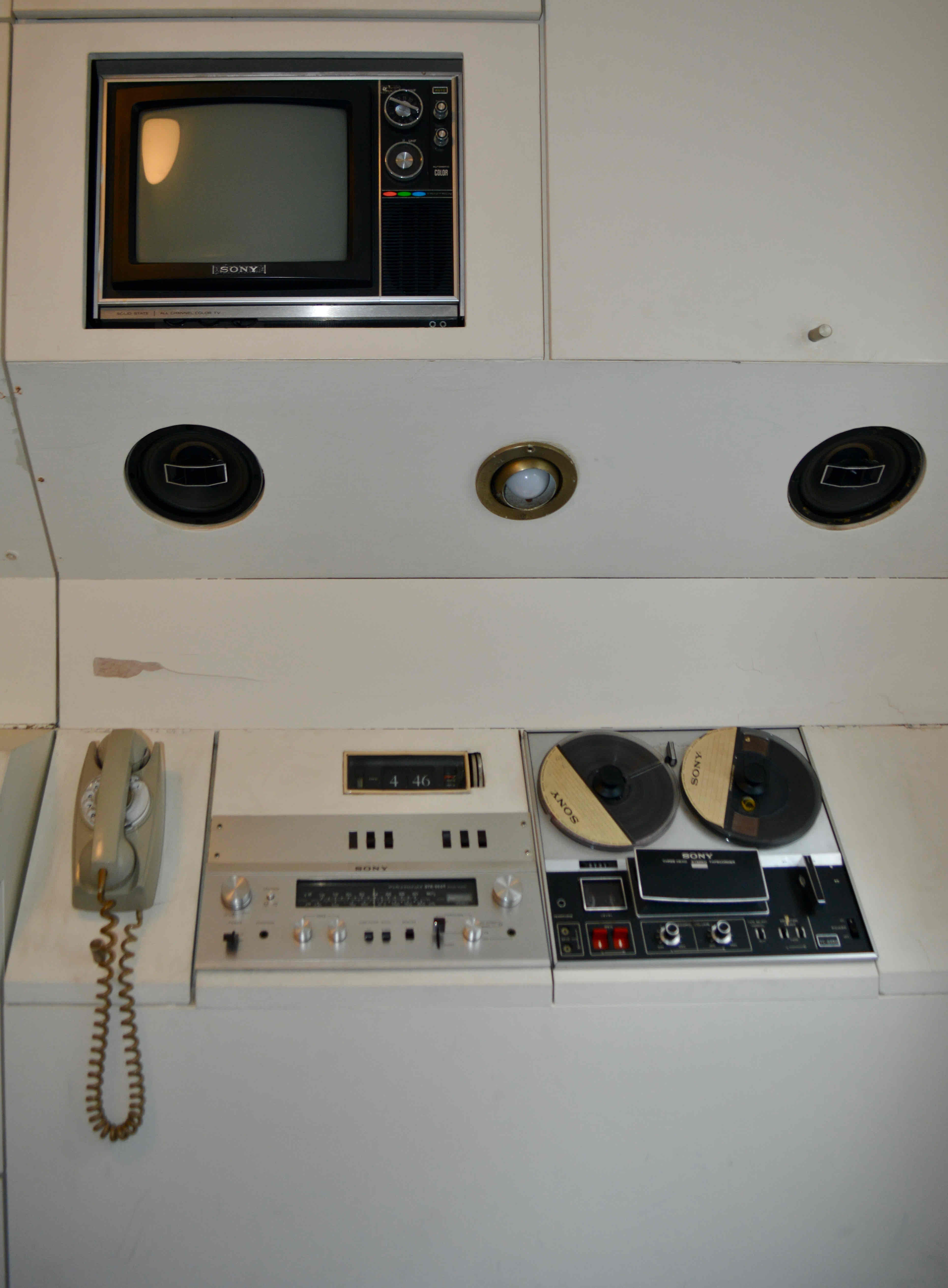 HiFi Capsule optional furniture   HiFi Capsule optional furniture